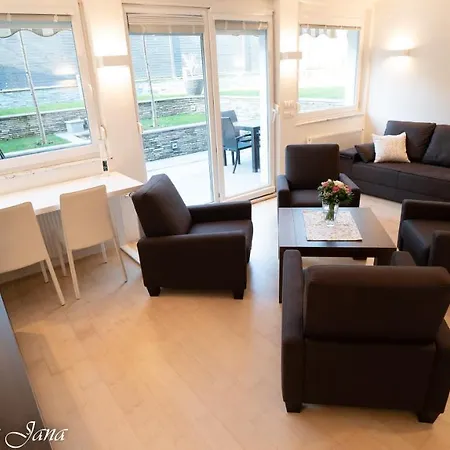 Deluxe Apartma Jana Apartamento *