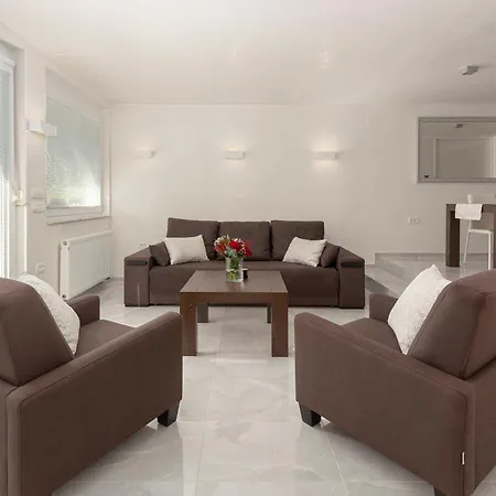 Apartment Deluxe Apartma Jana Ljubljana