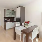 Deluxe Apartma Jana 아파트 *